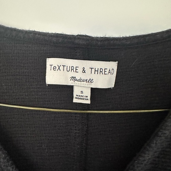 Madewell Black Sleeveless Button-Down Top - Picture 2 of 3